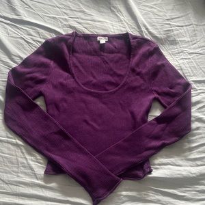 Small garage scoop neck long sleeve